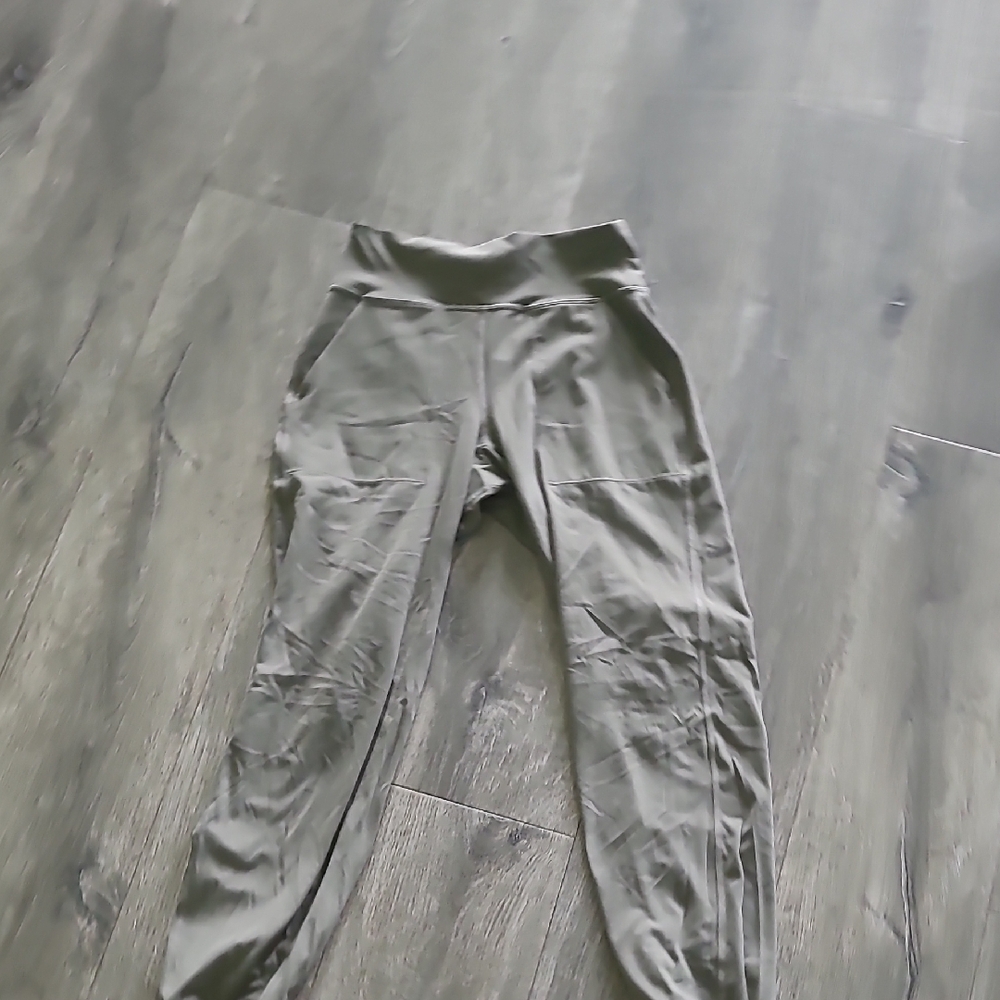Lululemon Stylish Olive Green Leggings